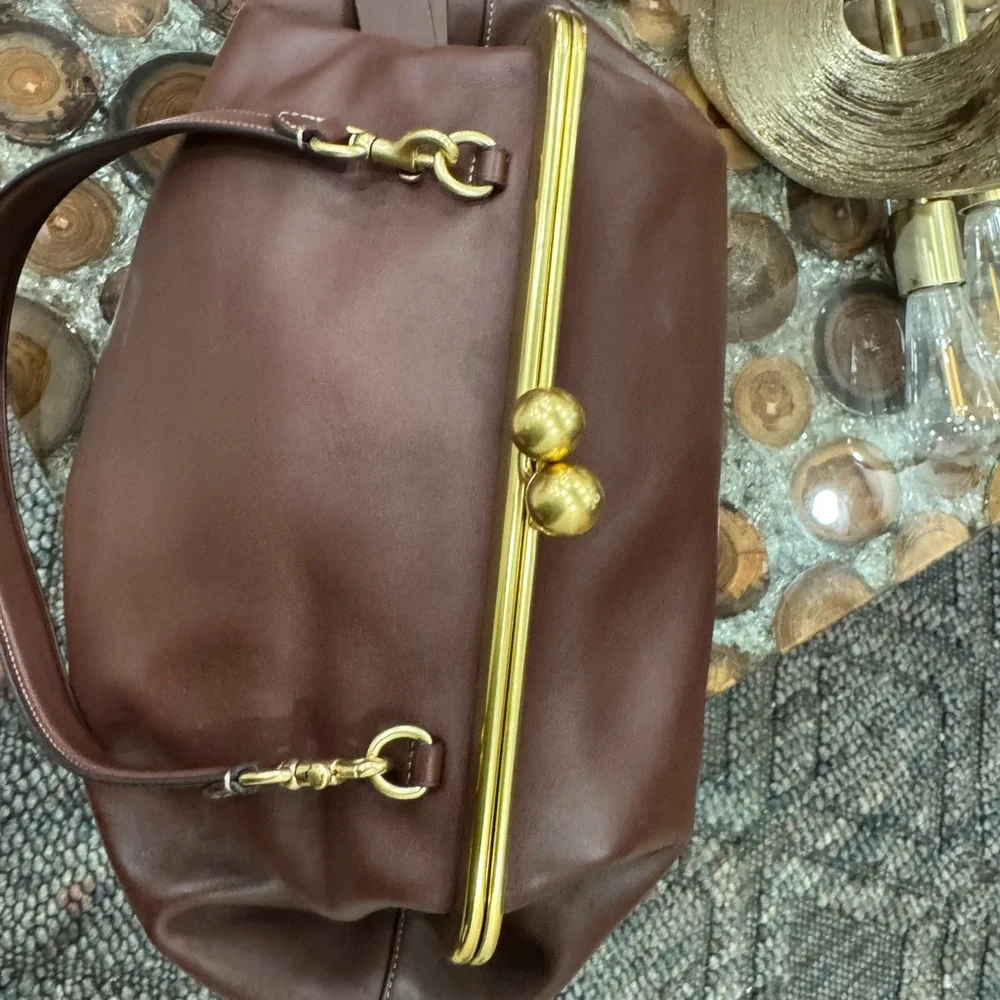 Coach kisslock dark brown with coach create pins - Picture 4 of 4